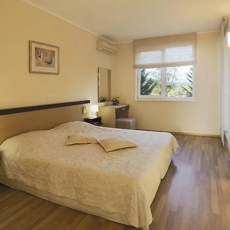 Обзор Бийч Резорт Апартхотел 4*