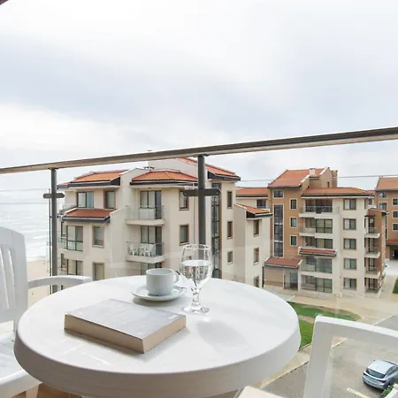 מלון דירות Obzor Beach Resort 4*