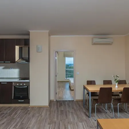 מלון דירות Obzor Beach Resort 4*