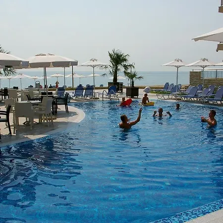 מלון דירות Obzor Beach Resort 4*
