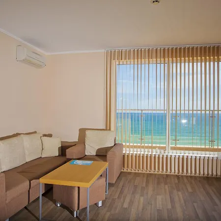 מלון דירות Obzor Beach Resort