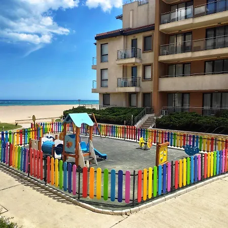 מלון דירות Obzor Beach Resort אובזור