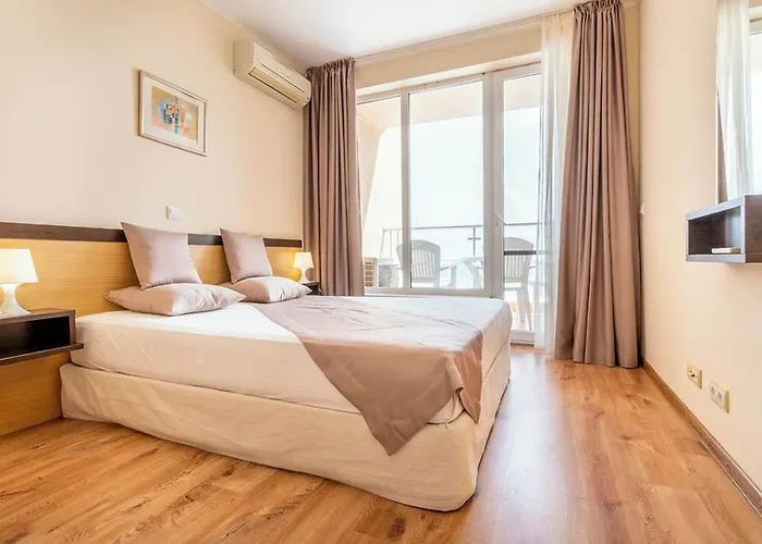 Obzor Beach Resort Lejlighedshotel 4*