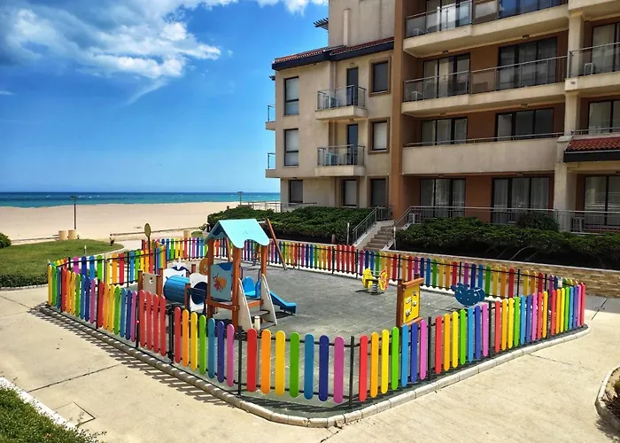 Апартхотел Обзор Бийч Резорт Обзор